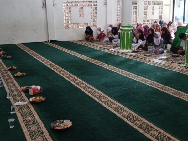 Kegiatan Pemberian Santunan Kepada Anak Yatim Piatu